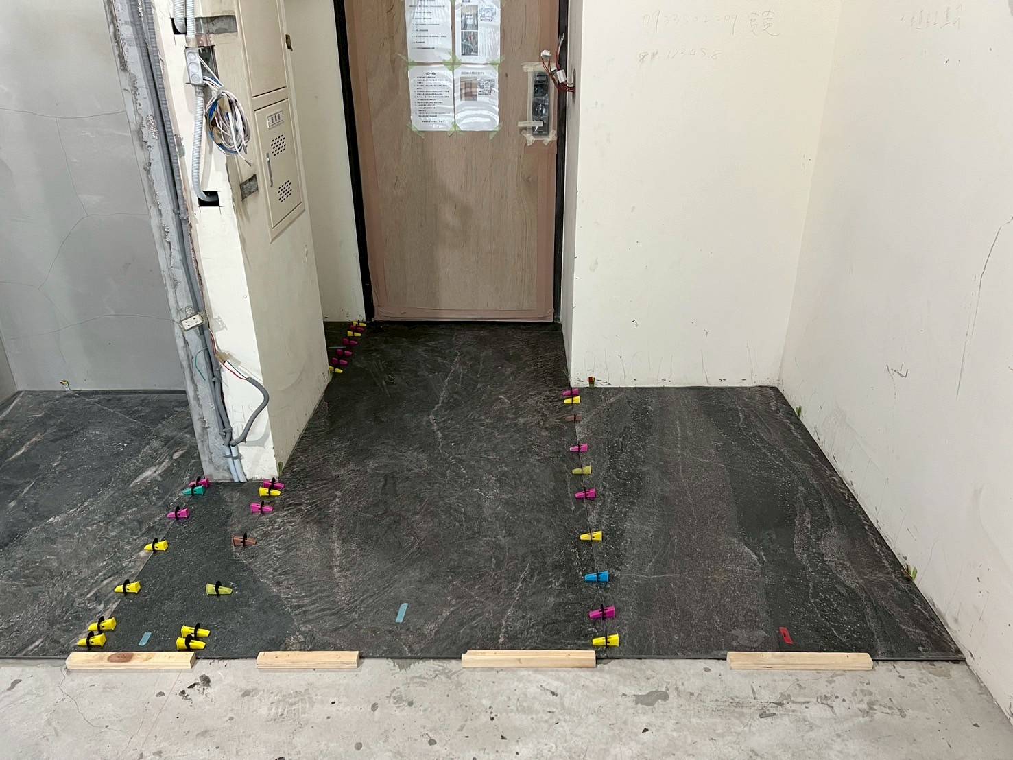 磁磚設計家-客廳地