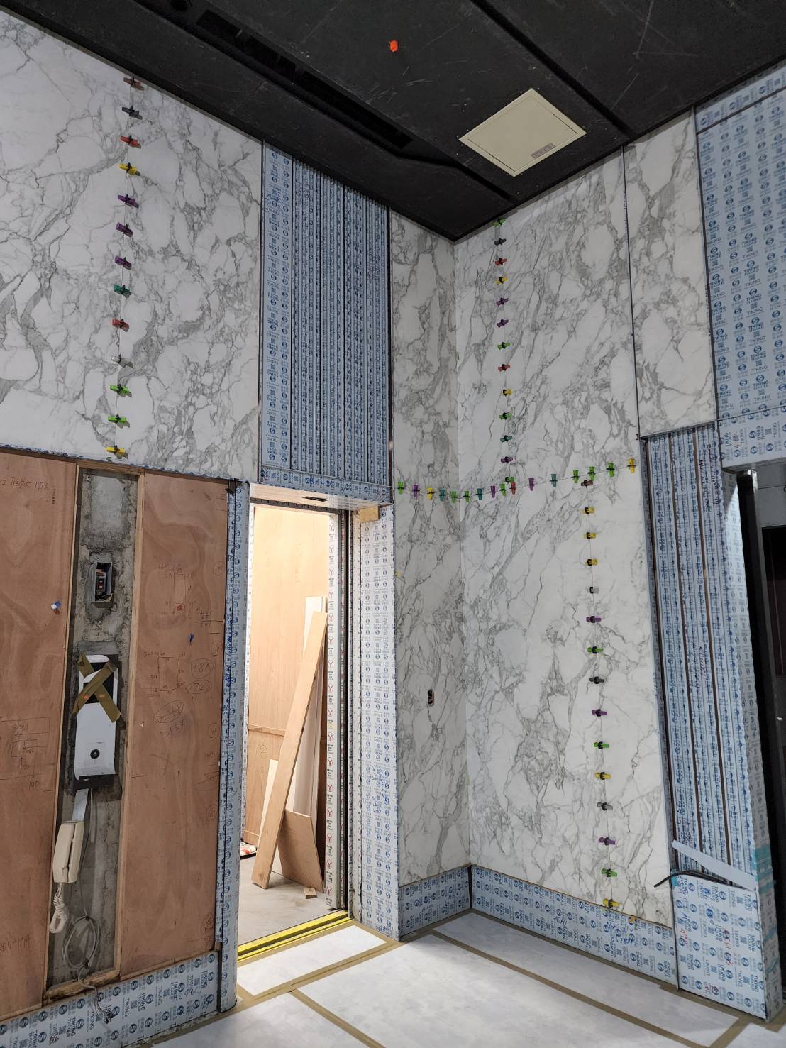 薄板施工專家-梯廳