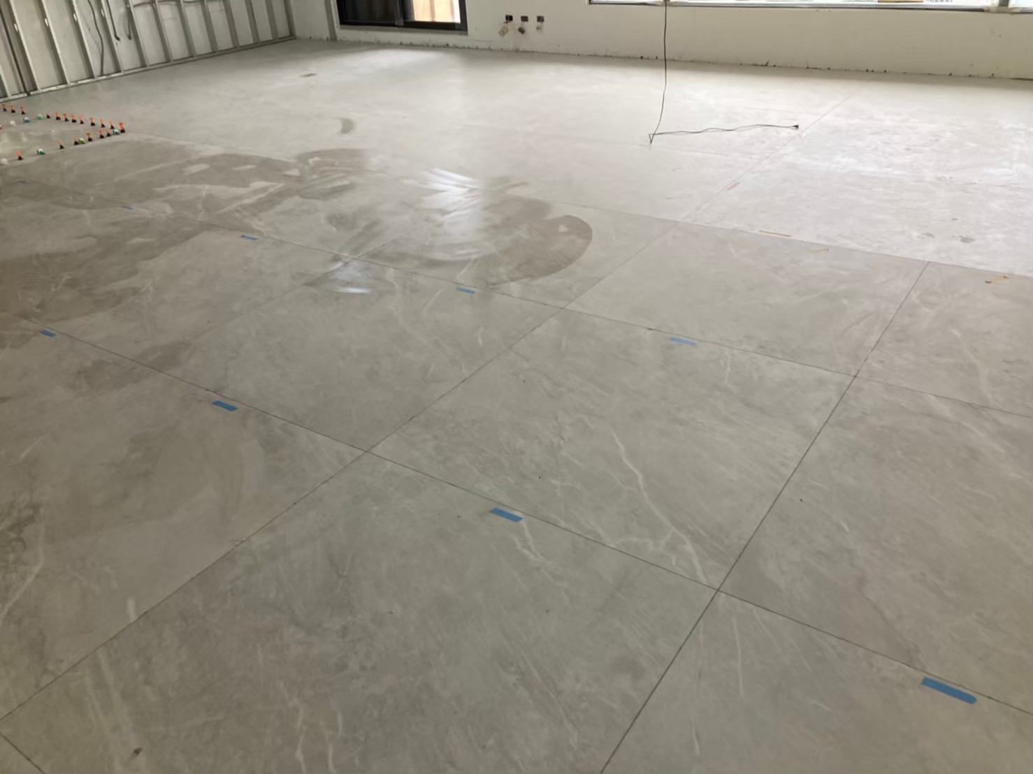 薄板施工專家-客廳地