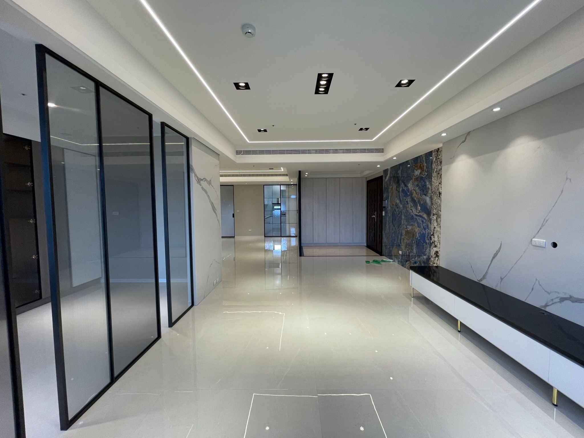 薄板施工專家-電視牆