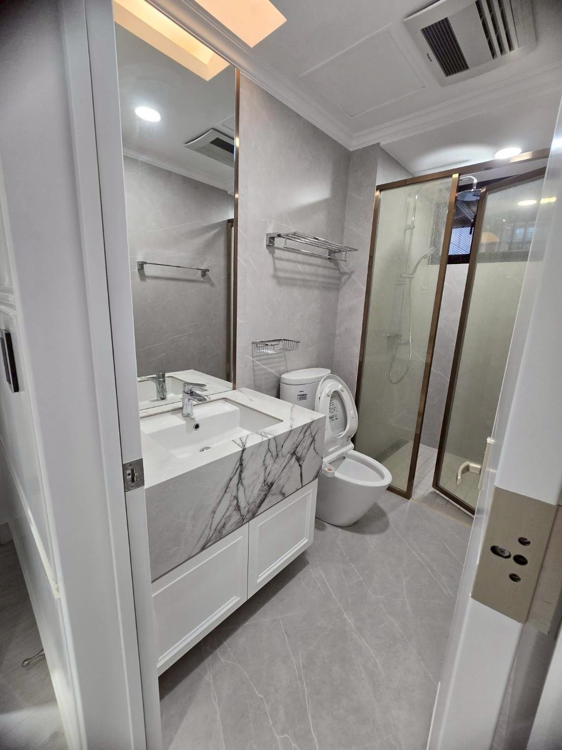 薄板施工專家-衛浴空間